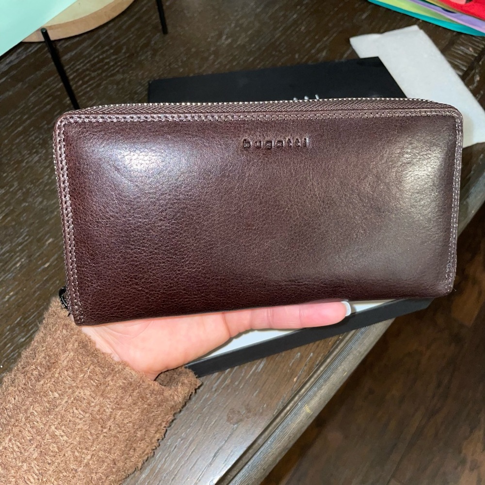 Bugatti wallet